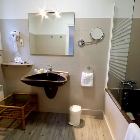 Logis De La Corniche Hotel 3*