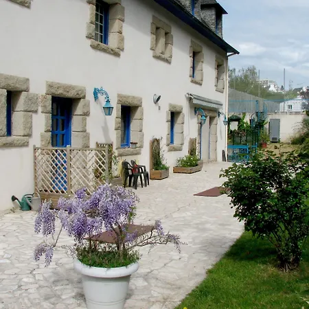 Hotel Logis De La Corniche 3*