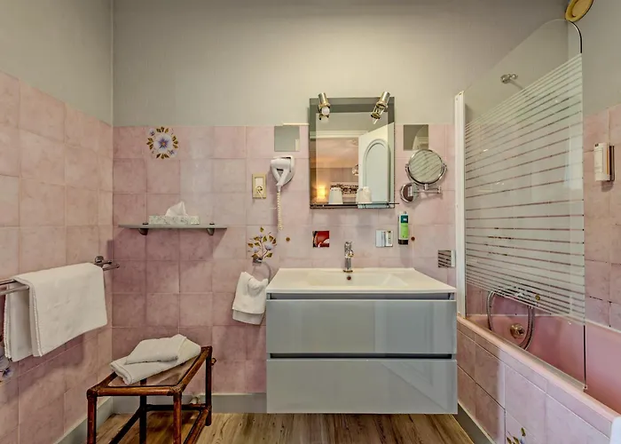 Отель Logis De La Corniche 3*