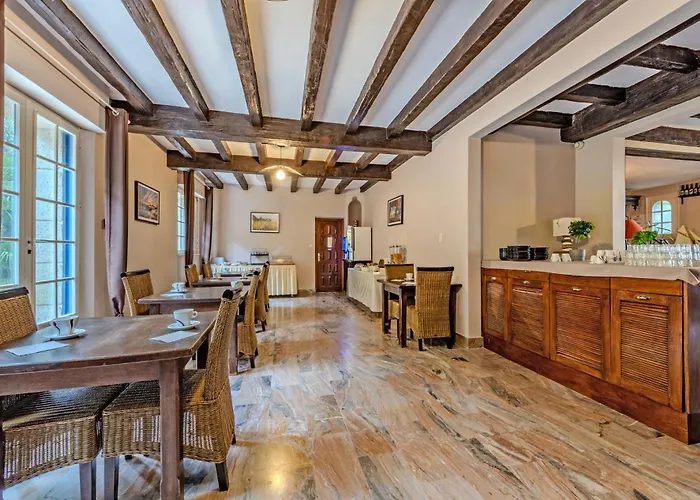 Logis De La Corniche 3* Брест