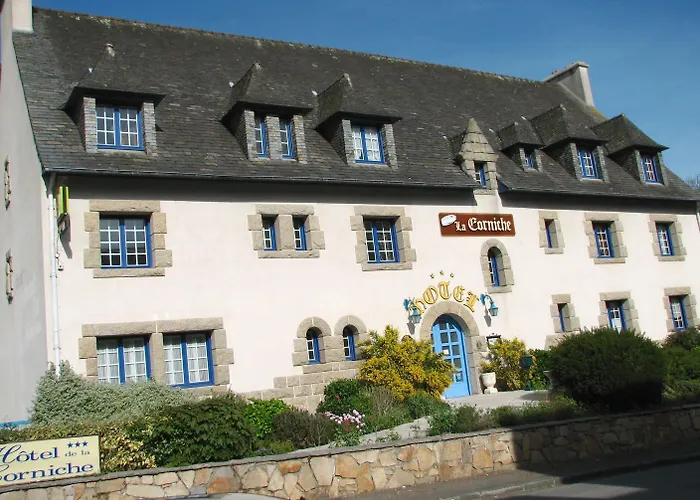 Logis De La Corniche Брест