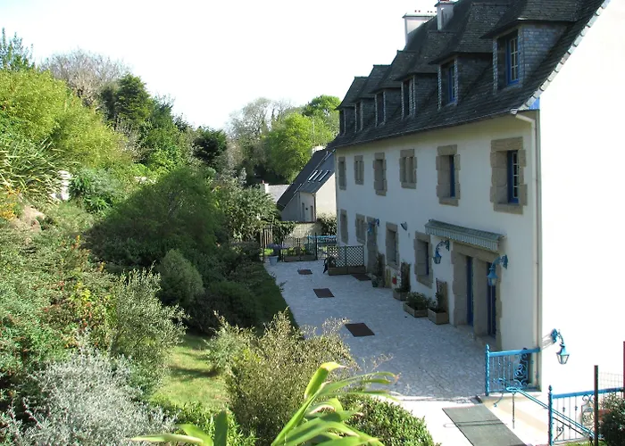 Отель Logis De La Corniche 3*