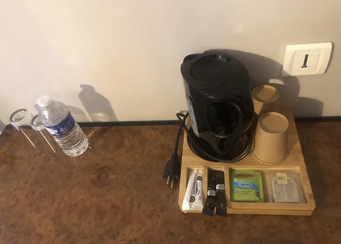 Отель Logis De La Corniche 3*