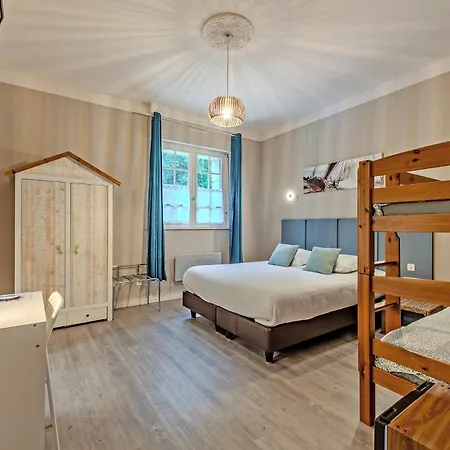 Hotel Logis De La Corniche 3*