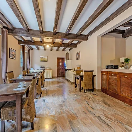 Logis De La Corniche 3* Breszt