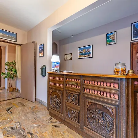 Szálloda Logis De La Corniche Breszt