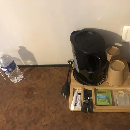 Hotel Logis De La Corniche 3*