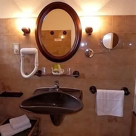 Logis De La Corniche Szálloda