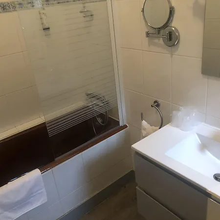 Szálloda Logis De La Corniche Breszt