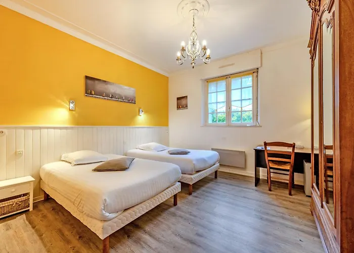 Logis De La Corniche Hotel 3*