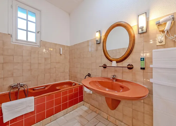 Logis De La Corniche Hotel