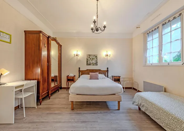 Hotel Logis De La Corniche